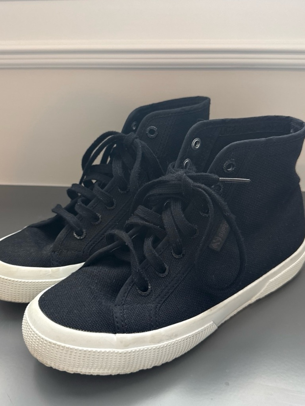 Black High-Top Supergas